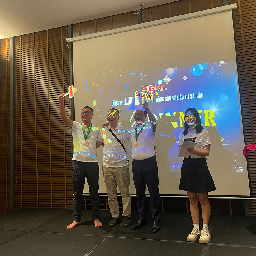 Trao giải ba đôi nam