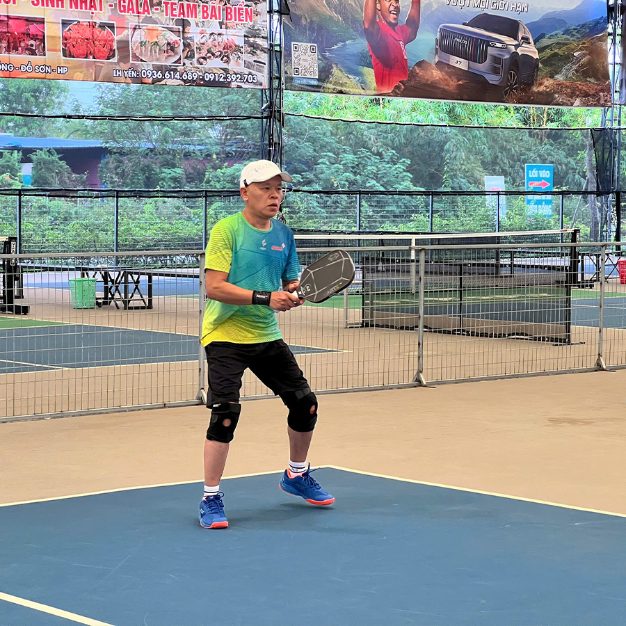 Vận động viên nam thi đấu